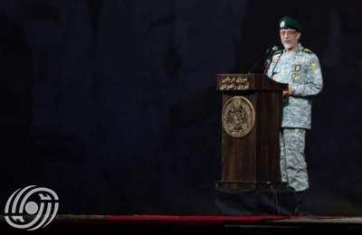الأدميرال سياري: الجيش والحرس الثوري على أهبة الاستعداد للدفاع الشامل
