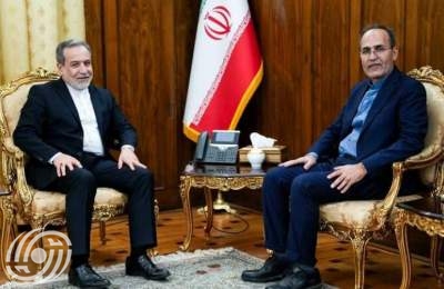 السفير الإيراني لدى ليبيا يلتقي عراقجي