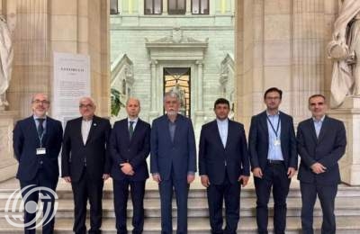 وزير الثقافة الايراني يتفقد المكتبة الوطنية الإسبانية