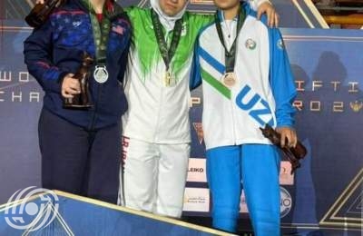 الفوز بأول ميدالية ذهبية في تاريخ رفع الأثقال للسيدات الإيرانيات في العالم