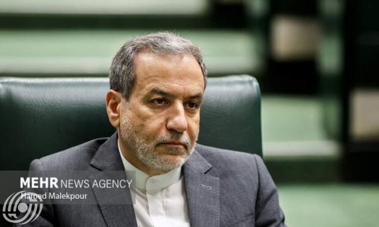 عراقجي یحضر لجنة المادة 90 في البرلمان