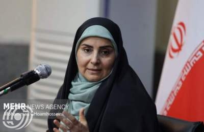 وزيرة الطرق الايرانية تصل إلى باكو