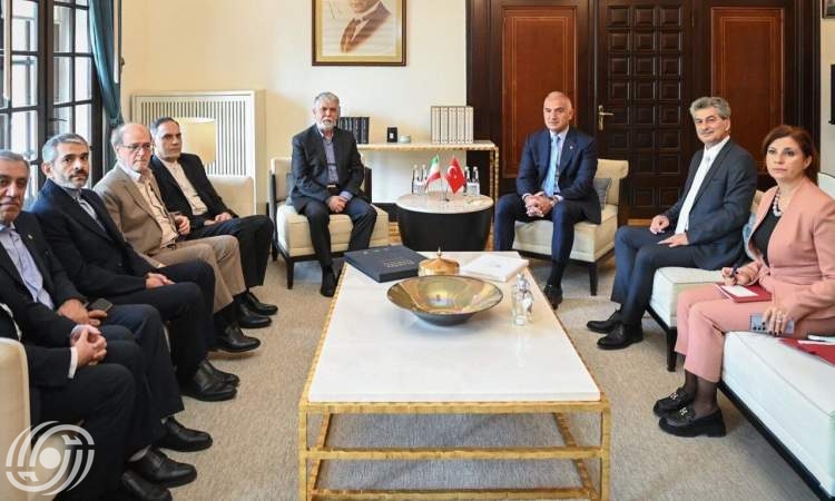 وزير الثقافة الايراني يجري مباحثات مع نظيره التركي في انقرة