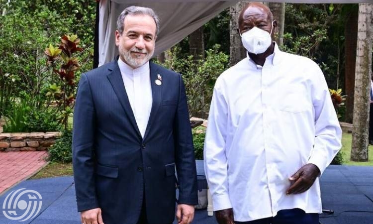 وزير الخارجية الإيراني يلتقي الرئيس الأوغندي