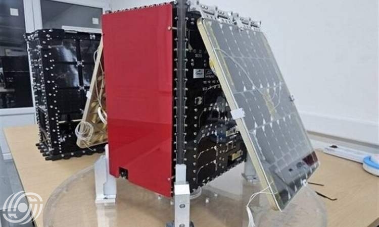 قمر صناعي إيراني على وشك الإطلاق. قمر صناعي إيراني على وشك الإطلاق.