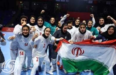 تتويج فتيات ايران ببطولة كرة الصالات