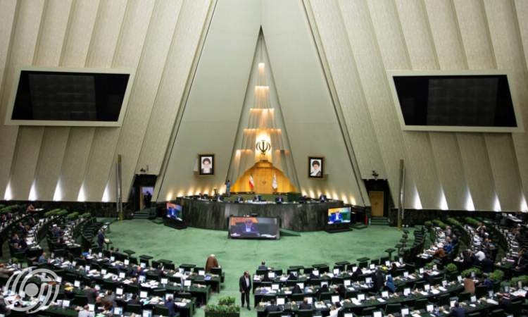 هتافات "الموت لأمريكا" و"الموت لإسرائيل" تعلو في البرلمان الايراني