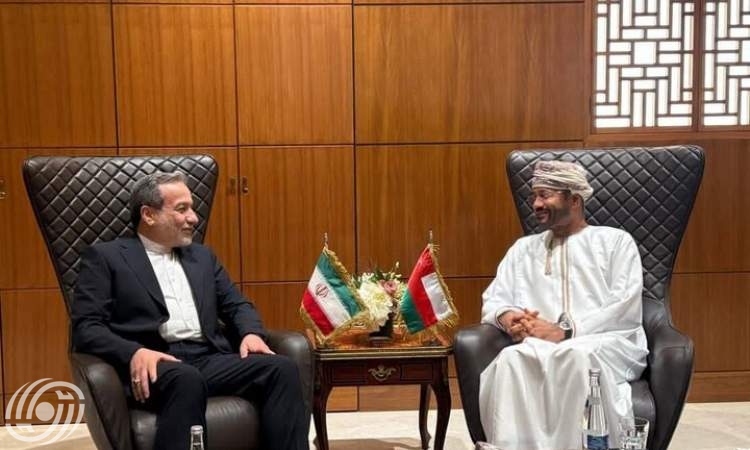 عراقجي يلتقي نظيره العماني في مسقط