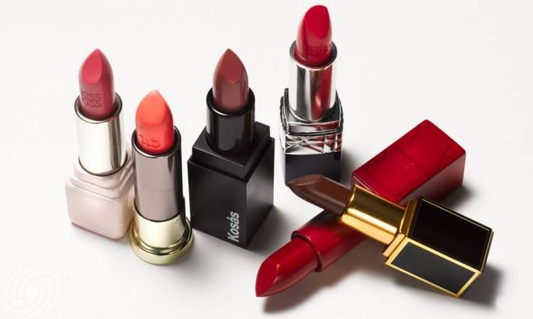 الآثار الجانبية الخطيرة للاستخدام المستمر لأحمر الشفاه