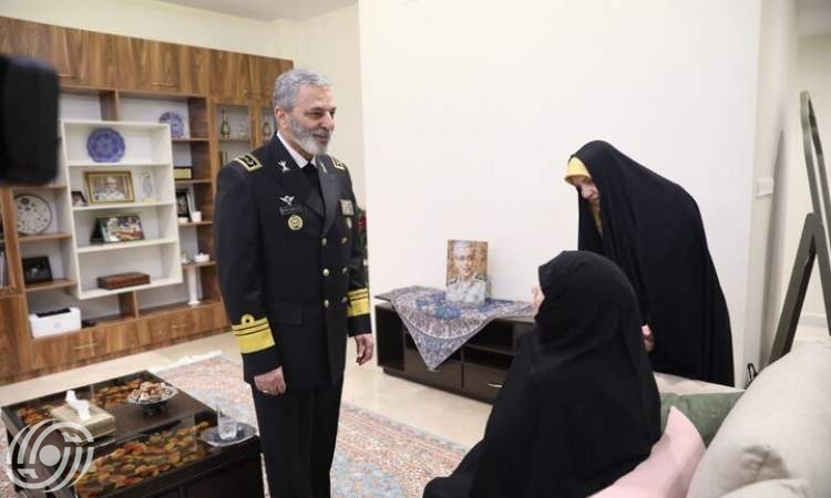 قائد الثورة يمنح الشهيد باقري رتبة فريق أول